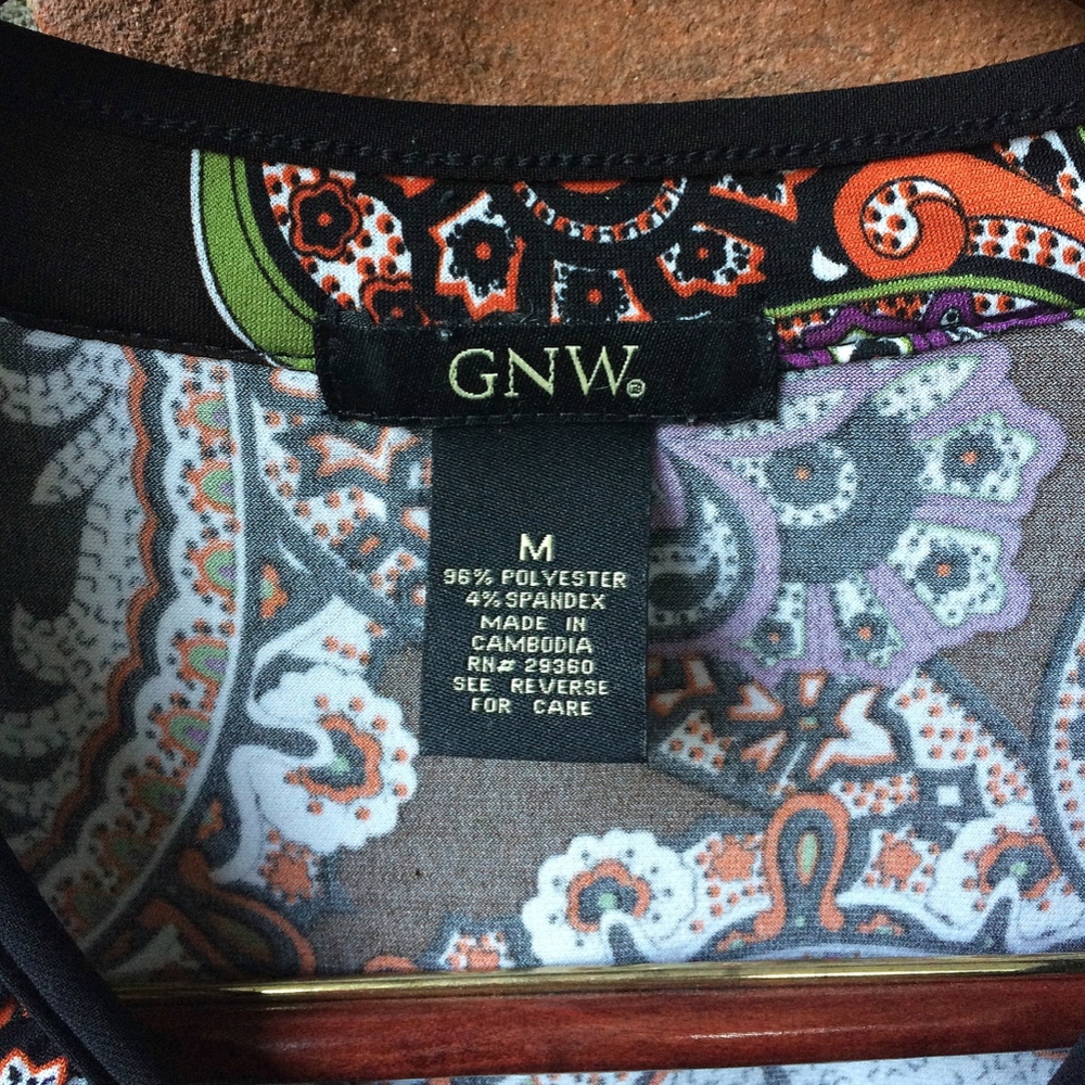 GNW Multi Color Ruffle V-Neck Paisley Blouse  - Size Medium - Picture 8 of 8